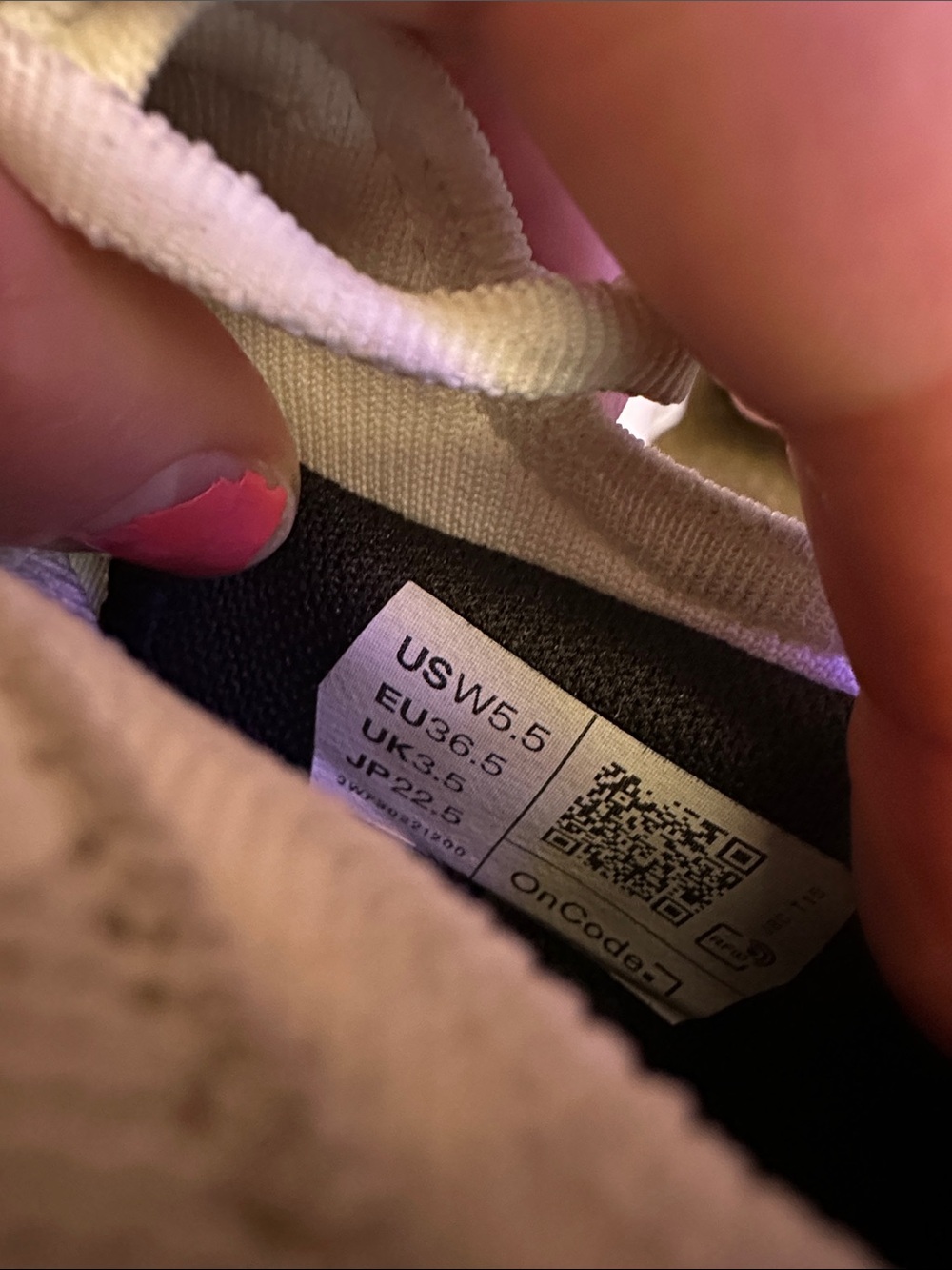 On Running On Cloudsurfer Max Women's Sneakers - Picture 16 of 16